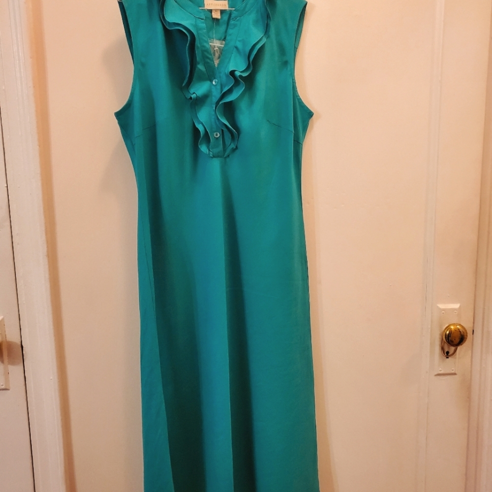 Ruffled linen dress,size 16